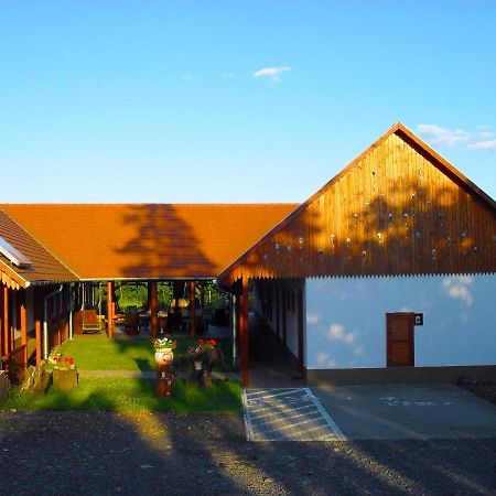 Nyakiglab Villa Szegi Exteriör bild