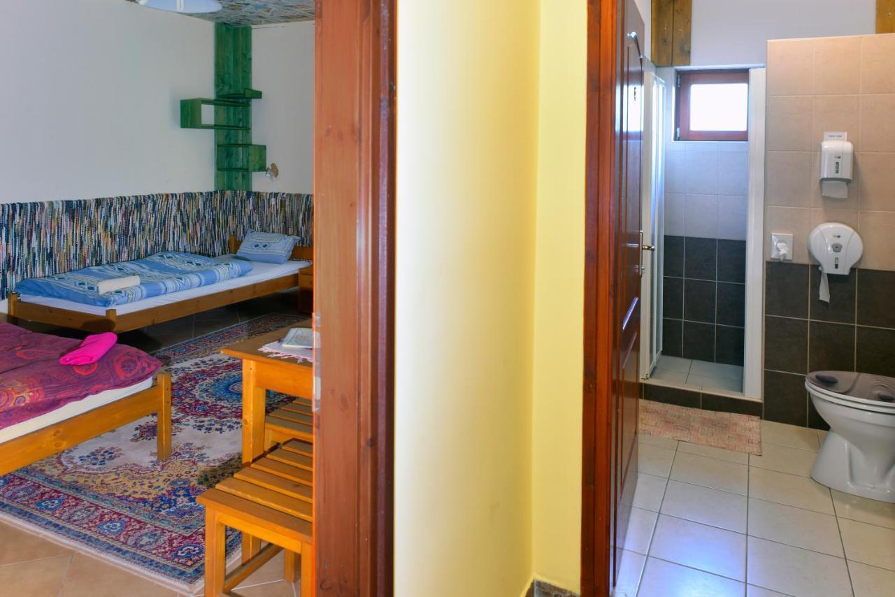 Nyakiglab Villa Szegi Exteriör bild