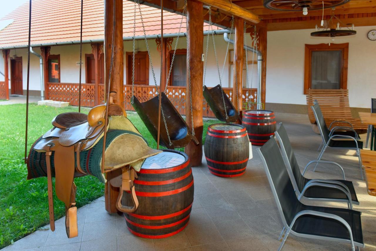 Nyakiglab Villa Szegi Exteriör bild